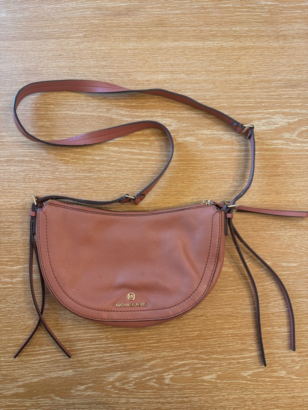 MICHAEL KORS Camden Sunset Peach Leather Small Messenger Crossbody Bag